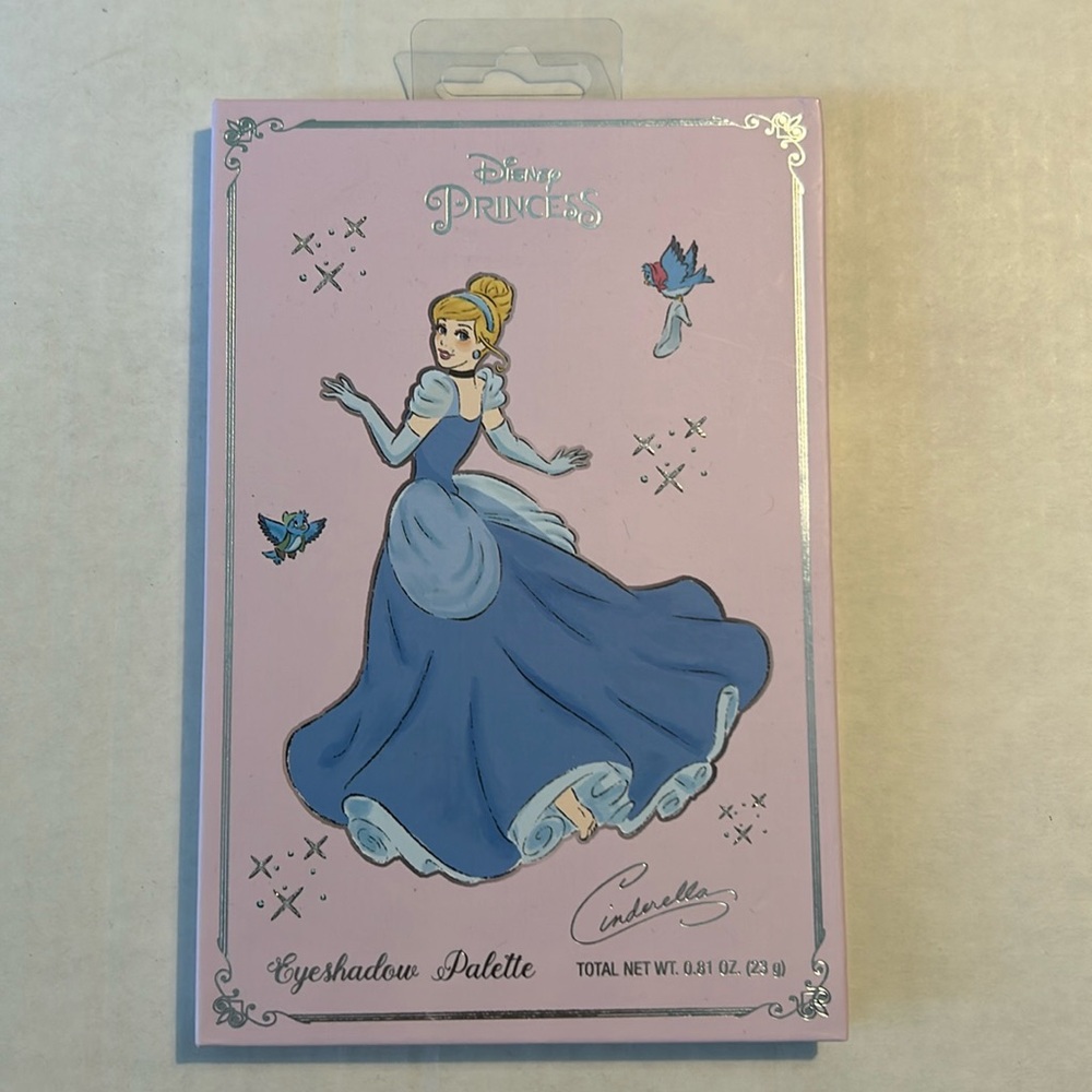 Disney Princess Cinderella Eyeshadow Palette 12 shades and mirror for adults NWT